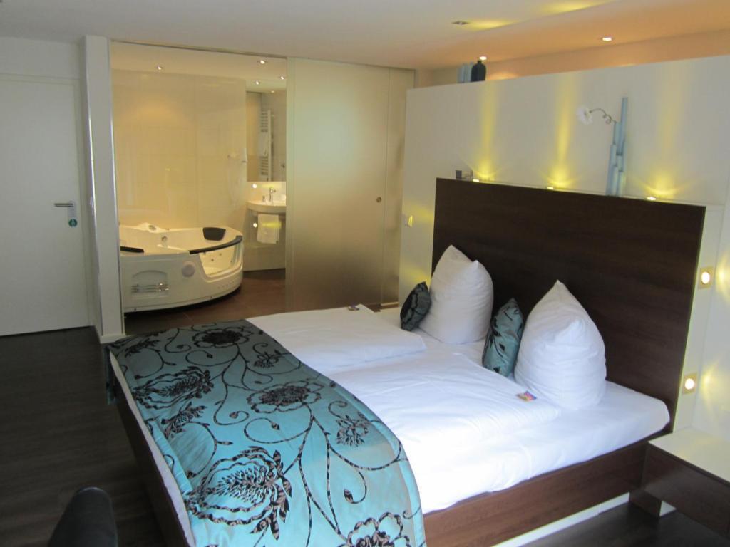 Hotel & Restaurant Kaiser Superior Χέρενμπεργκ Δωμάτιο φωτογραφία